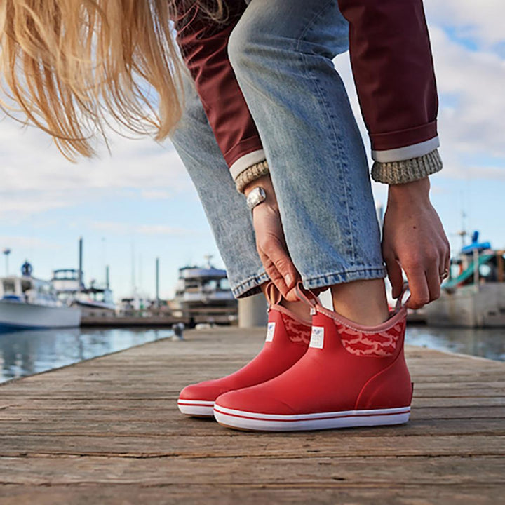 Xtratuf WOMENS SALMON SISTERS 6 ANKLE DECK BOOT RED/SOCKEYESALMON